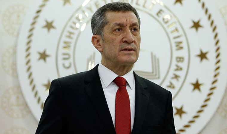 Milli Eğitim Bakanı istifa etti