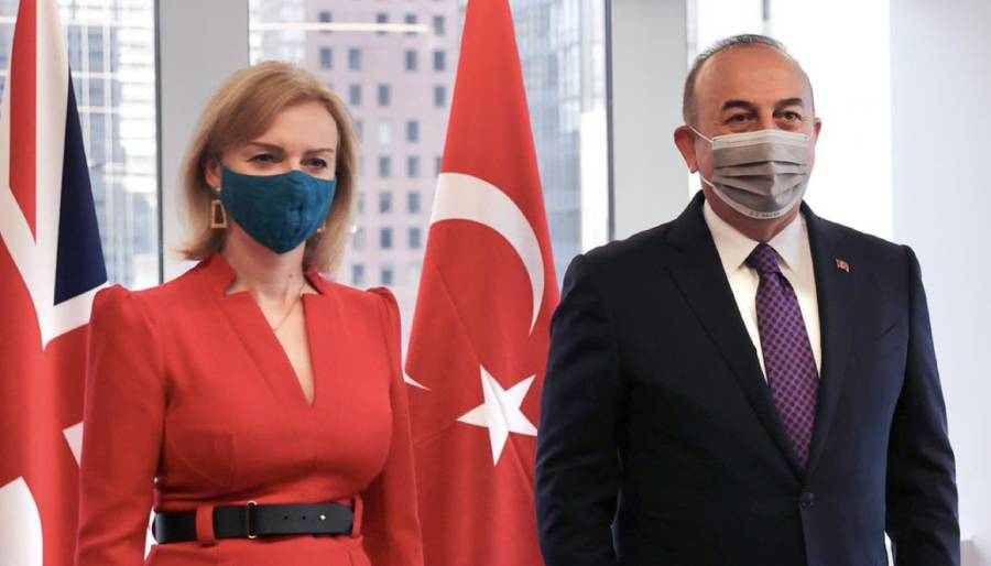 Çavuşoğlu, İngiliz mevkidaşı ile aşıların tanınmasını görüştü