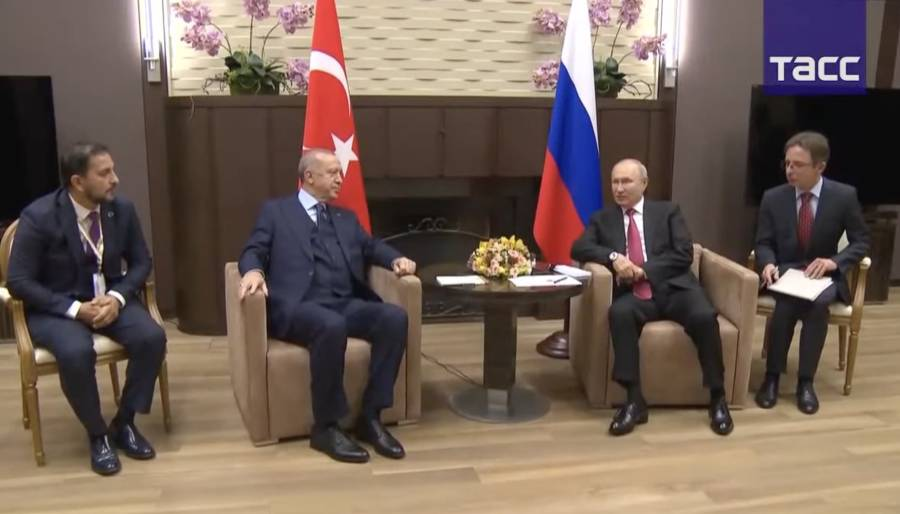 Erdoğan ve Putin Soçi'de bir araya geldi