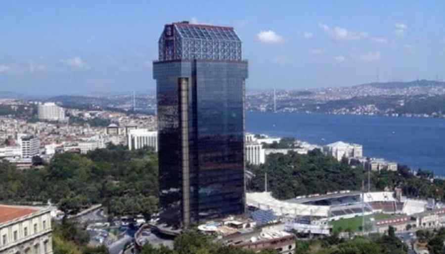 Ritz Carlton’da misafirlerin üstüne kovalarla su boca edildi