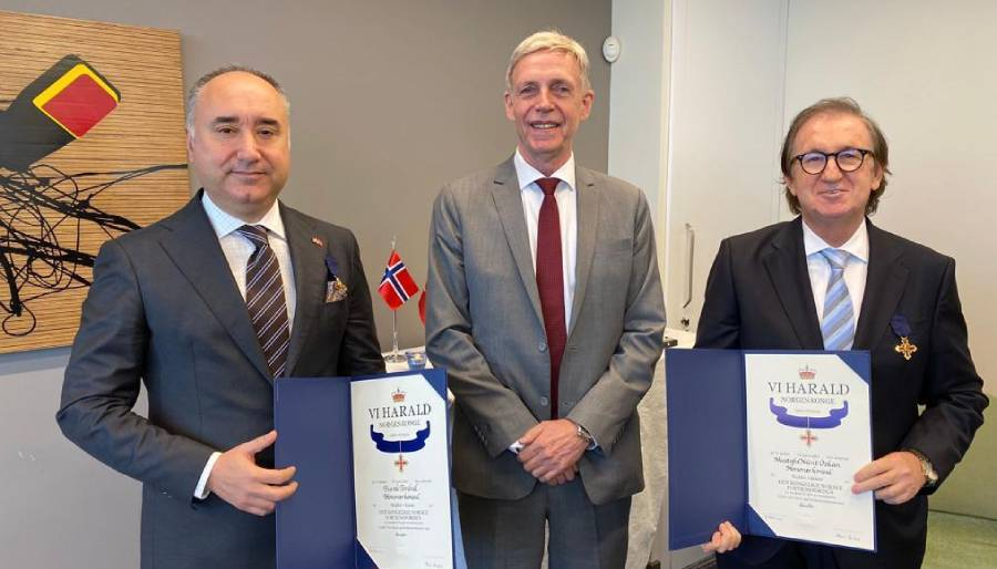 Burak Tonbul ve Nüvit Özkan'a Norveç'ten liyakat nişanı