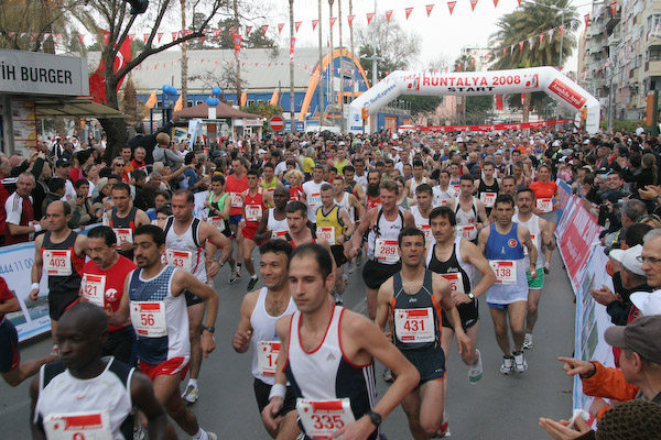 RunAntalya, sosyal sorumluluk projesine dönüşüyor