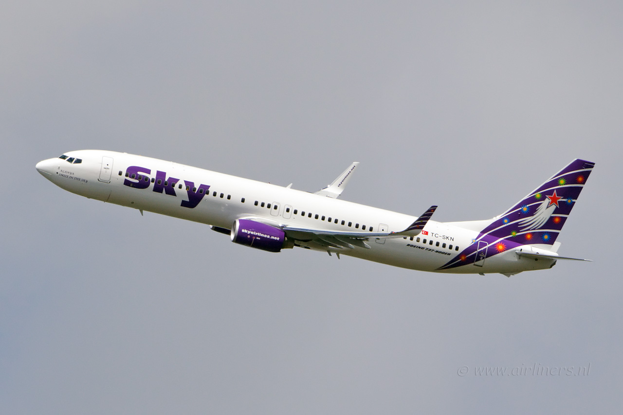 Sky Havayolları Gaziantep - Londra direkt uçuşarına başladı