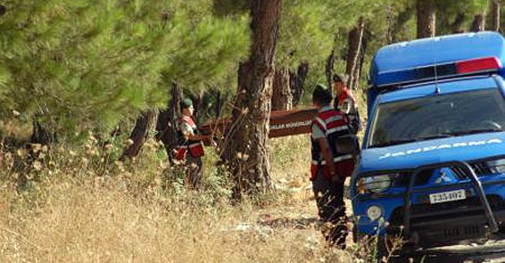 Garson iki İrlandalı turisti öldürdü, İngiliz medyası manşetten verdi