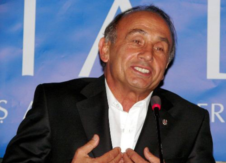 İhsan Kalkavan: Pera Palas’ta içki de vardı, iyi ki çıktık 