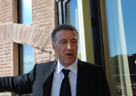 Ahmet Ağaoğlu: THY, golf turizmine sırtını döndü