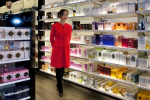  Bunlar da Duty-Free çalışanlarının kıyafetleri