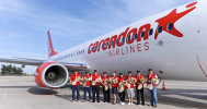 Corendon'un fabrika çıkışlı Boeing 737-800NG uçağı Antalya'ya indi