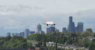 Corendon'un fabrika çıkışlı Boeing 737-800NG uçağı Antalya'ya indi