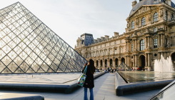 Her yıl milyonlarca turisti ağırlıyordu: Louvre Müzesi soyuldu