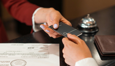 KVKK duyurdu: Otellerin kimlik fotokopisi isteme zorunluluğu yok