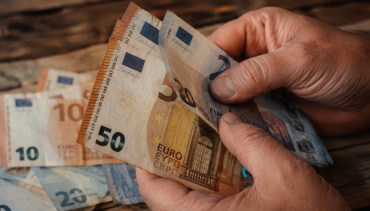Almanlar tatilden vazgeçmiyor ama harcamayı kısmaya hazırlanıyor