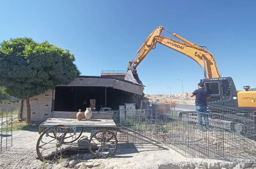Kapadokya’daki kaçak otel yıkıldı
