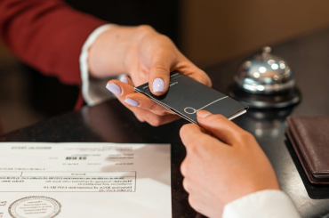 KVKK duyurdu: Otellerin kimlik fotokopisi isteme zorunluluğu yok