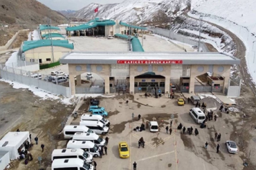 Türkiye-İran sınırında yolcu geçişleri geçici olarak durduruldu