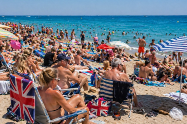 Türkiye ve Yunanistan İngiliz turistlerin gözünden düşüyor