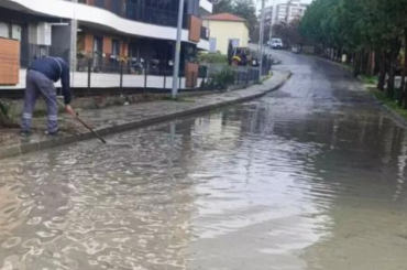Aydın’da duvarı yıkılan termal otel su altında kaldı, yüzlerce turist tahliye edildi