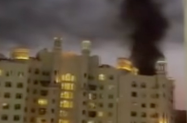 İran’ın Dubai saldırısı sonucu otelde yangın