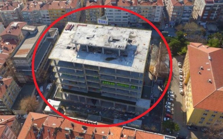 Mahkeme planı iptal etti, otelden ofise döndü