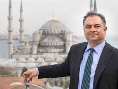 Ruslar ve Ukraynalılar büyükleri kurtardı, küçük oteller zorda