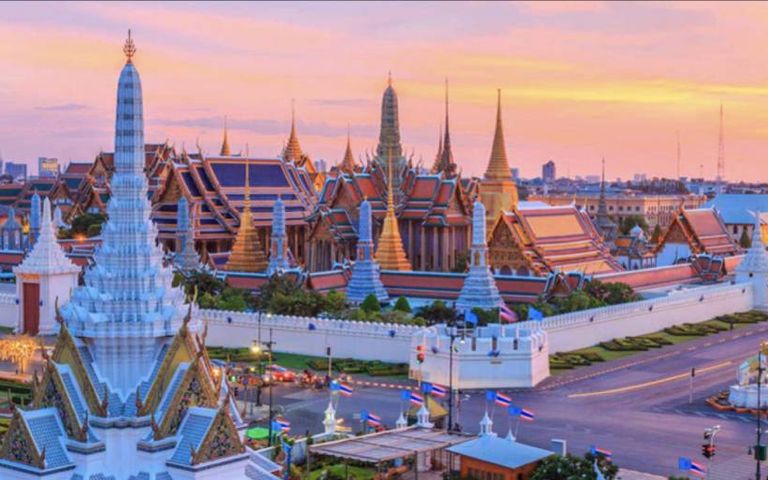 Tayland 1 Ekim'den itibaren aşılı turistlere kapıları açıyor