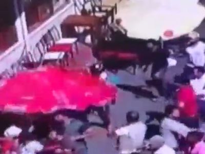 Büyükada'da faytoncularla akülü araç sahipleri birbirine girdi