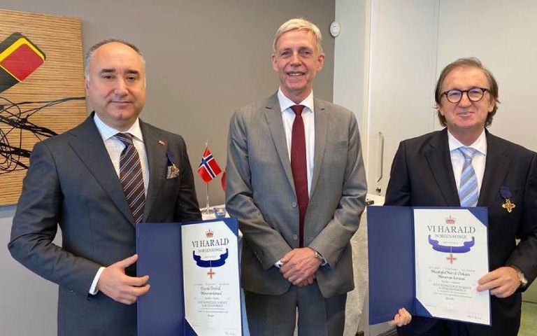 Burak Tonbul ve Nüvit Özkan'a Norveç'ten liyakat nişanı