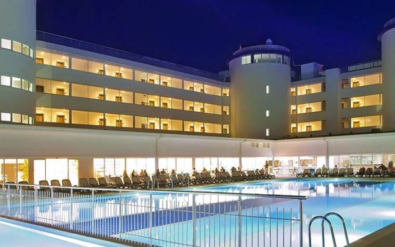 Roxy Premium Otelin üst hakkı icradan satışa çıkarıldı
