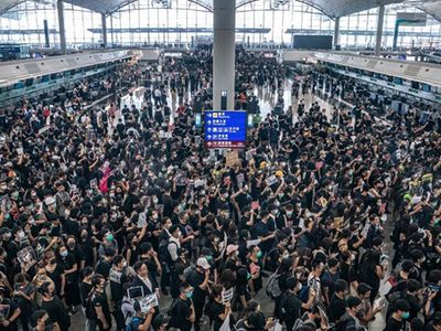 Protestolar Hong Kong'da turizmi vurdu