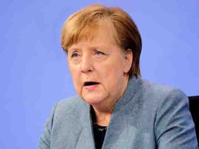 Angela Merkel aşılama için eylül sonunu işaret etti