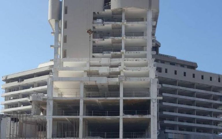 ''Swissotel Çeşme’nin onarımında çalışan işçilerin hayatı tehlikede''