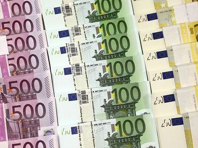 Bulgaristan ve Hırvatistan euroya geçmek için ilk adımı attı