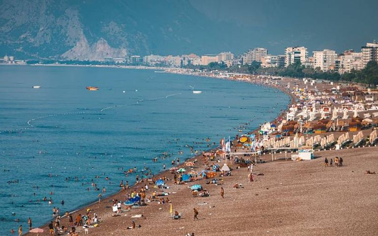 'Antalya'da bir Rus aldığı 80 evi otel olarak işletiyor'