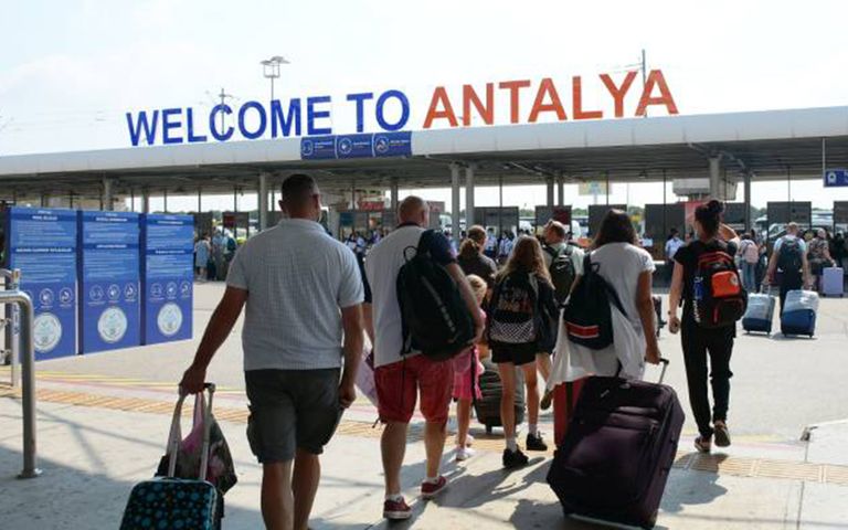 Antalya 2023’te turizme rekorla başladı