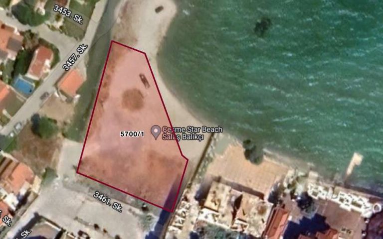 Çeşme’de 120 milyon liraya satılık denize sıfır arazi
