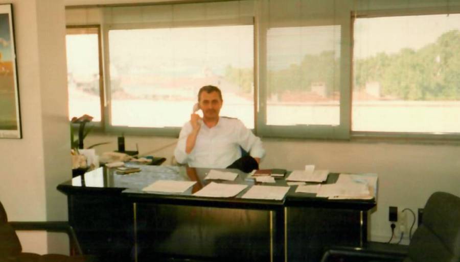 Erdem Çayırlı kimdir?