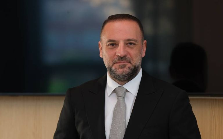 Ferzan Çelikkanat: Elimizi taşın altına koymalıyız!