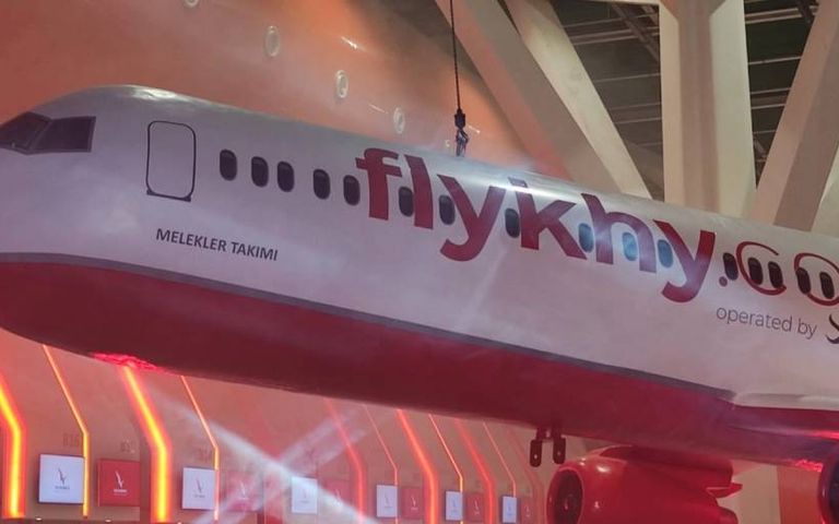 KKTC’de kurulan Fly KHY’nin ilk uçağına duygulandıran isim