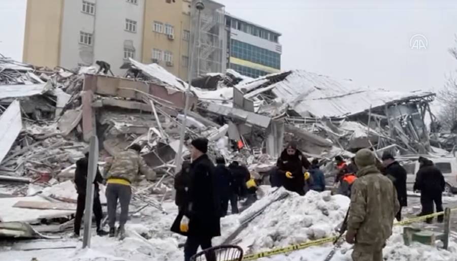 Depremde çöken Avşar Otel kimin?