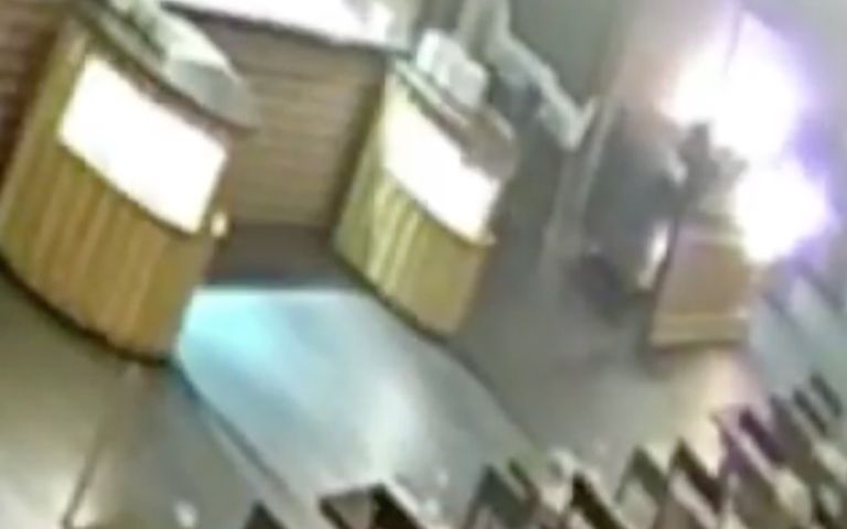 Kartalkaya’daki otel yangınının çıkış anı kamerada