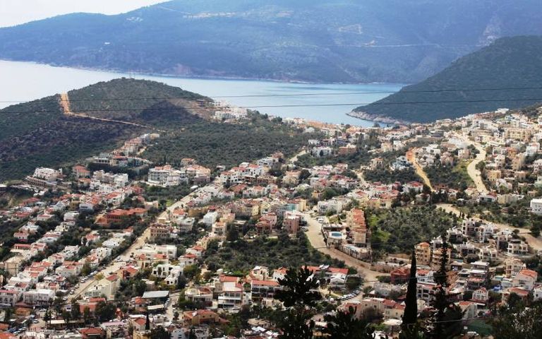 Yetkililer ‘uyumuş’ Kaş’ta 5 yılda 3 bin 700 kaçak yapı dikilmiş