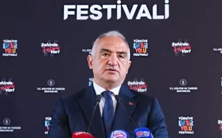 Mehmet Nuri Ersoy: Aynı hızla zirveden inersiniz