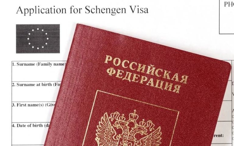 AB'den Ruslara yeni Schengen şartı: Çalışma sicil belgesi