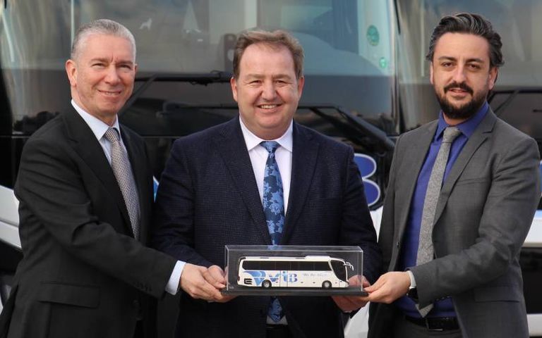 Sakarya VIP 30 yeni otobüs aldı