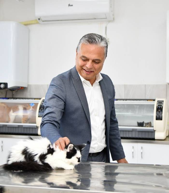 &Uuml;mit Uysal