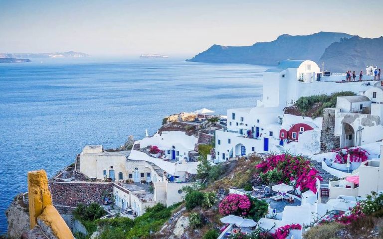 Yunanistan'ın turist sayısı arttı, turizm geliri azaldı