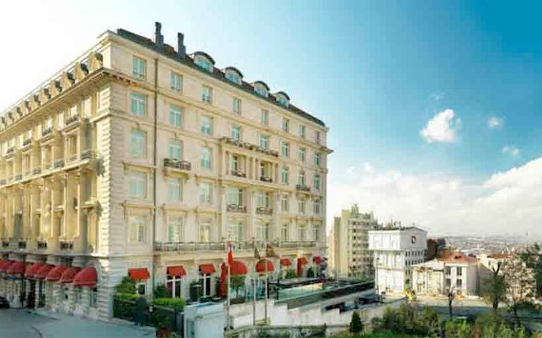 Pera Palas Otel de o vakfa devredilmiş