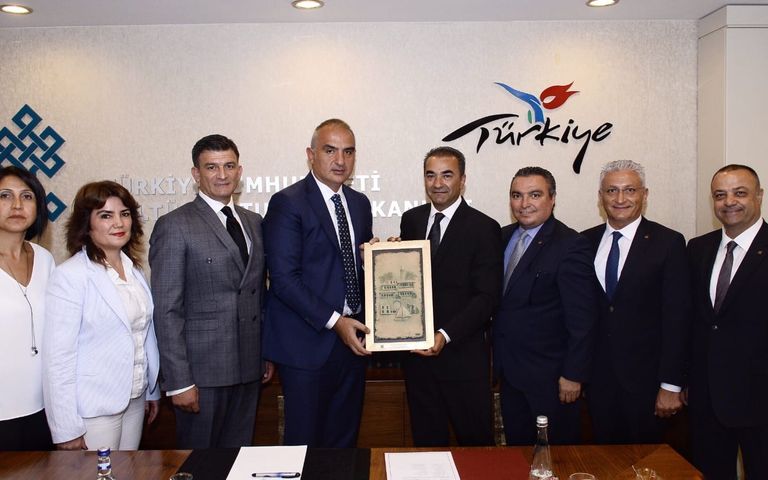 Otel yöneticilerinden Bakan Ersoy’a ziyaret