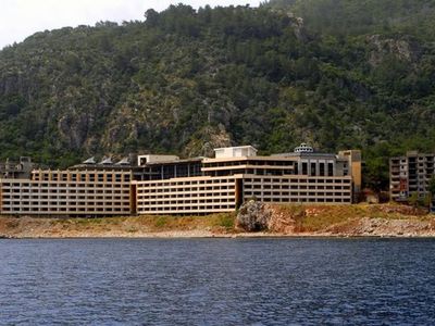 1100 yataklı otel 30 yıldır bitirilemiyor, turizmciler tepkili
