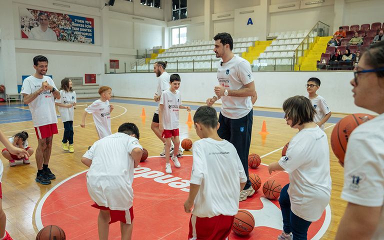 Anadolu Efes ve Corendon'dan ortak proje
